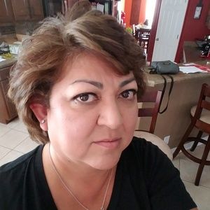 Meet your Posher, Corina